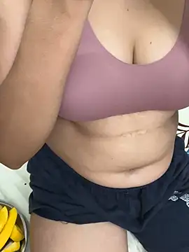Snapshot of Sex_Queen_aaraya chatting on May 18, 2026, 6:14 pm Sex Queen aaraya online show from May 18, 2026, 6:14 pm