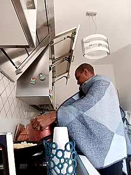 Snapshot of estrogeni chatting on March 30, 2026, 8:48 am estrogeni online show from March 30, 2026, 8:48 am