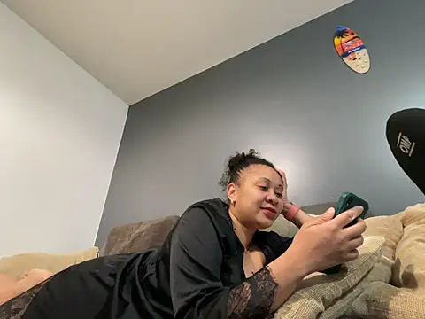 Snapshot of MILF_Stephanie chatting on May 13, 2026, 11:40 am MILF Stephanie online show from May 13, 2026, 11:40 am