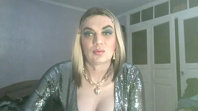 Snapshot of NiraFrost chatting on February 8, 2026, 6:33 pm NiraFrost online show from February 8, 2026, 6:33 pm