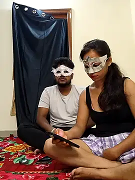 Family02 online show from September 24, 2025, 3:37 pm