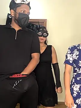 Family02 online show from October 1, 2025, 4:35 pm