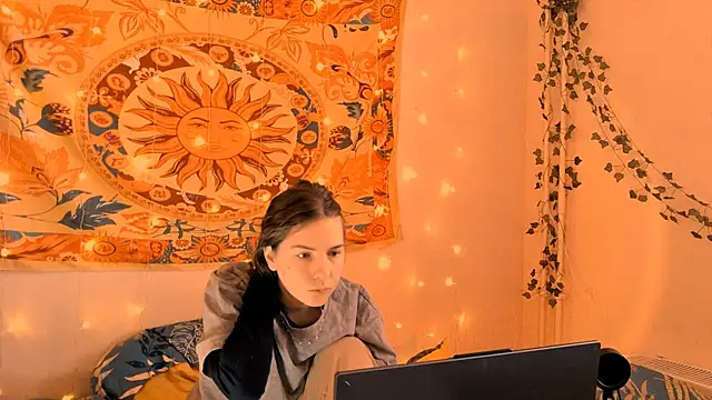 AliceCUNTach online show from February 18, 2026, 5:03 am