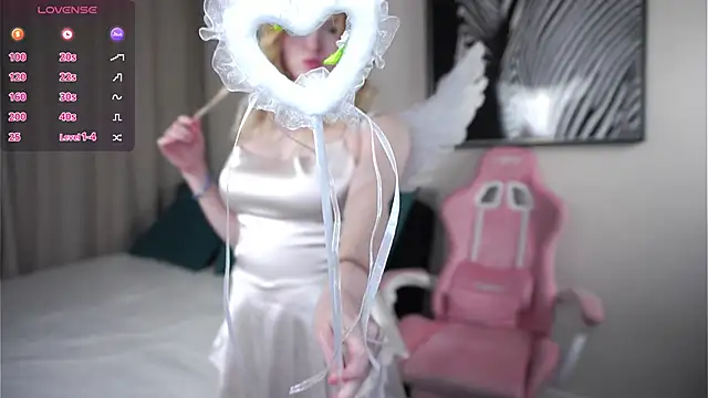 ShontaWasilko online show from October 29, 2025, 6:09 pm