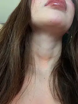 Bunnyylovee online show from March 29, 2026, 12:05 pm