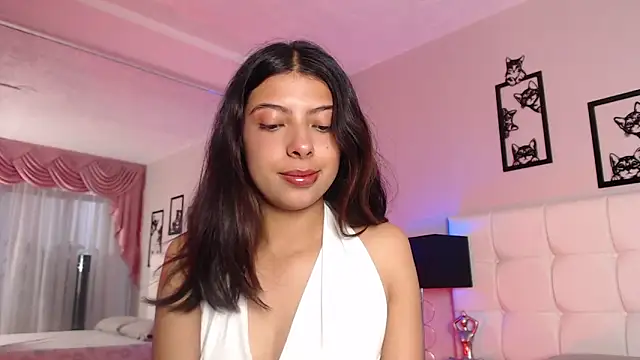 Maia Reficco online show from November 13, 2025, 1:10 pm