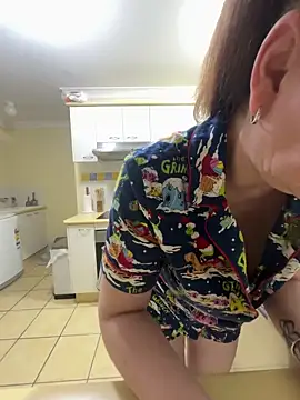 aussiepeaches online show from December 3, 2025, 12:40 am