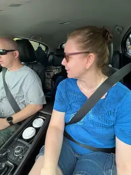 aussiepeaches online show from December 22, 2025, 9:34 pm