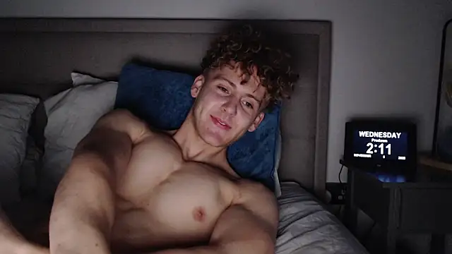 DominantAlex18 online show from November 5, 2025, 2:11 am