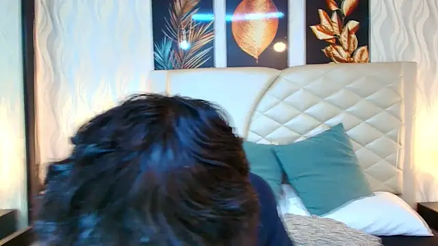 Lean Portman online show from December 2, 2025, 8:48 pm