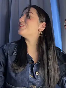 Angeldusttt online show from September 18, 2025, 6:21 pm