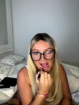 Snapshot of madiiy chatting on September 25, 2025, 7:17 pm madiiy online show from September 25, 2025, 7:17 pm