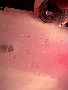 Wenlop online show from November 21, 2025, 6:50 pm