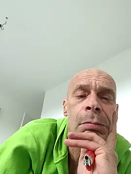 Snapshot of nolliebollieeeeeee chatting on October 6, 2025, 10:56 am nolliebollieeeeeee online show from October 6, 2025, 10:56 am