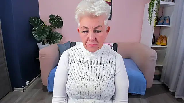 HotandMature online show from November 5, 2025, 8:25 am