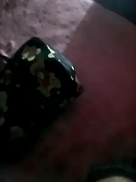 Snapshot of Shreyaaa_1 chatting on October 27, 2025, 12:53 pm Shreyaaa 1 online show from October 27, 2025, 12:53 pm