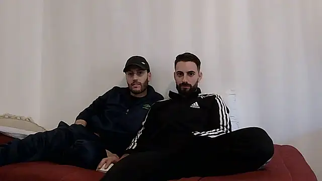 Amicisegreti online show from March 22, 2026, 1:58 pm