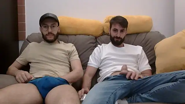 Amicisegreti online show from April 11, 2026, 7:40 pm