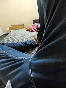 mommylover5 online show from November 3, 2025, 3:13 pm