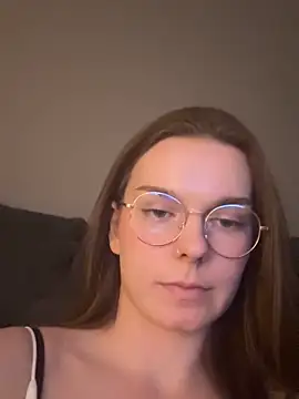 LisaFreier online show from September 8, 2025, 6:40 pm