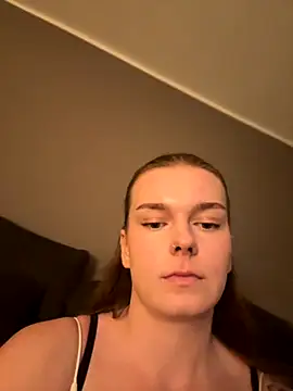 LisaFreier online show from September 20, 2025, 6:31 pm