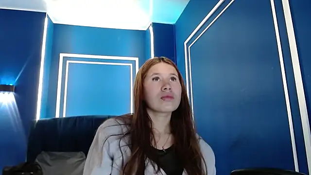 Olivia11  online show from September 18, 2025, 3:25 pm