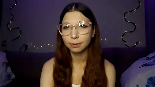 Snapshot of MiaamaLoveLyslt chatting on September 10, 2025, 4:07 pm MiaamaLoveLyslt online show from September 10, 2025, 4:07 pm