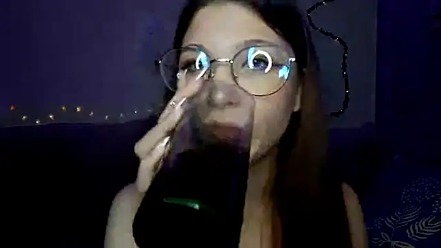 Snapshot of MiaamaLoveLyslt chatting on September 16, 2025, 5:03 pm MiaamaLoveLyslt online show from September 16, 2025, 5:03 pm