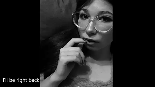 Snapshot of MiaamaLoveLyslt chatting on September 19, 2025, 4:51 pm MiaamaLoveLyslt online show from September 19, 2025, 4:51 pm