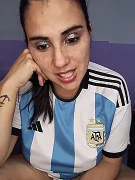kariciasecreta online show from June 21, 2026, 1:52 am