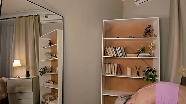 ErinBissonnette online show from April 14, 2026, 6:03 pm