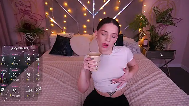 MirielleNymph online show from March 25, 2026, 1:39 pm