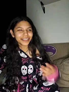 Sum1sDahtr online show from October 4, 2025, 2:42 am