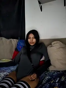 Sum1sDahtr online show from October 4, 2025, 6:06 pm