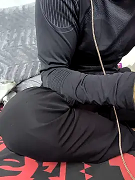 yazinyazin1 online show from November 23, 2025, 7:35 pm