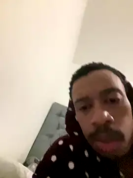 fitsexyman online show from September 12, 2025, 9:37 pm