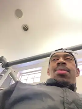 fitsexyman online show from September 15, 2025, 2:06 pm