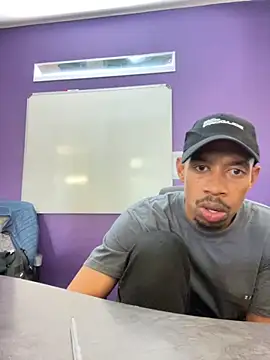 fitsexyman online show from November 18, 2025, 12:31 pm