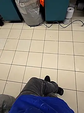 sisman31 online show from September 17, 2025, 7:37 pm