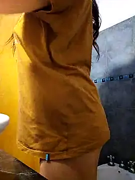 isabella931054 online show from November 8, 2025, 11:21 am