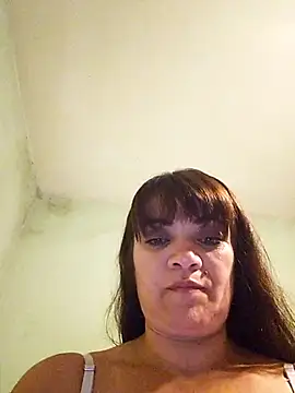 isabella931054 online show from February 9, 2026, 3:10 am