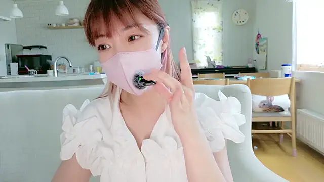 Snapshot of SUZU_1201 chatting on June 12, 2026, 2:32 am SUZU 1201 online show from June 12, 2026, 2:32 am