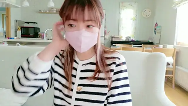 Snapshot of SUZU_1201 chatting on June 15, 2026, 12:35 am SUZU 1201 online show from June 15, 2026, 12:35 am
