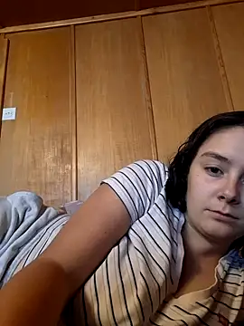 YoungLiisaxx online show from September 27, 2025, 11:37 am