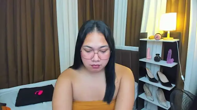 TsUncutKaren online show from October 11, 2025, 5:17 am