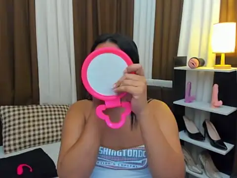 TsUncutKaren online show from October 18, 2025, 4:41 pm