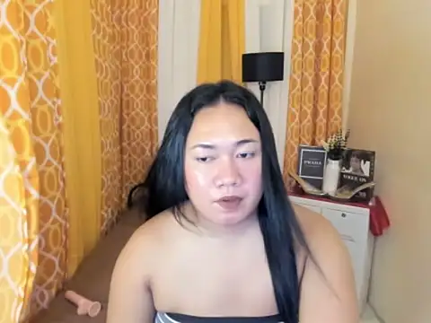 TsUncutKaren online show from April 19, 2026, 6:10 pm