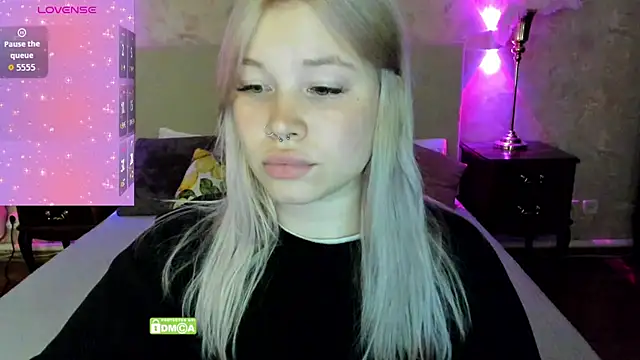 Diana Dream online show from November 2, 2025, 8:11 pm