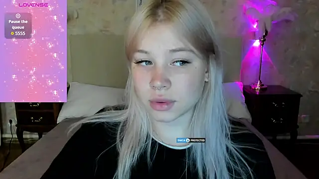 Diana Dream online show from November 28, 2025, 2:31 pm