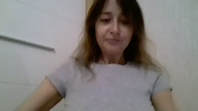 Avenique online show from October 8, 2025, 3:53 pm